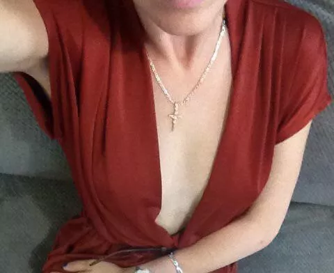 Toronto braless hotwife Toronto braless hotwife
