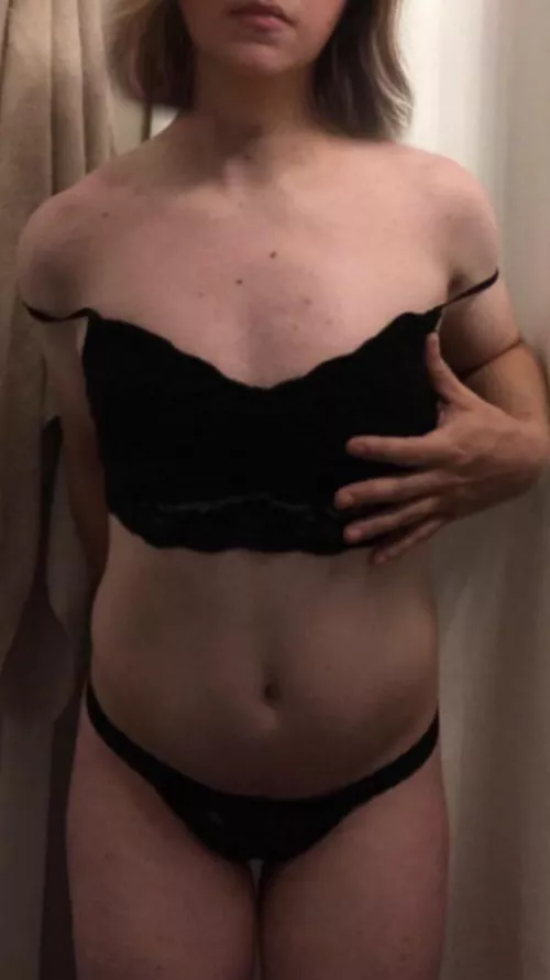 Touch my femboy body Touch my femboy body