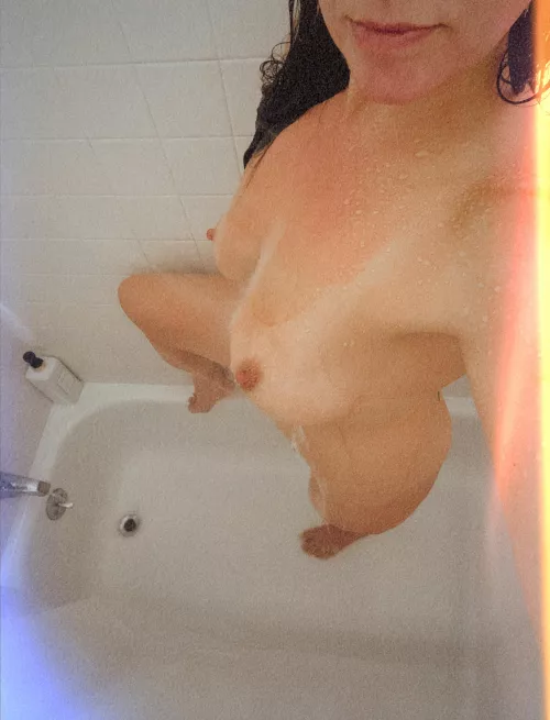 Touching myself in a hot shower is only making me crave you more 😋