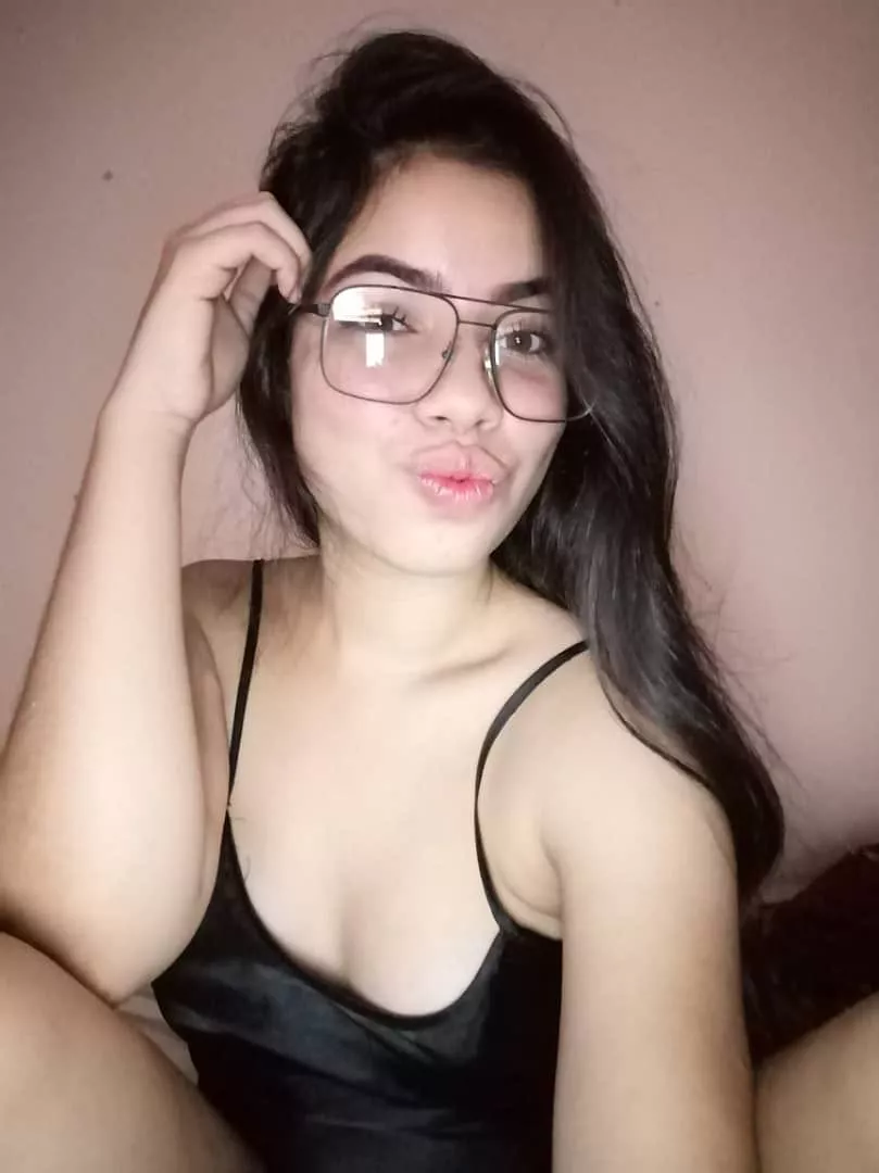 Trade her nudes. Kik on my profile Trade her nudes. Kik on my profile