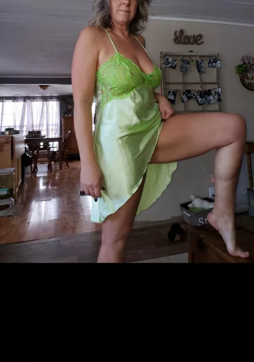 Trading 50 year old aware wife pics and videos. Face++ aware++. Send sample and wait for reply. Tele Smoke Show555