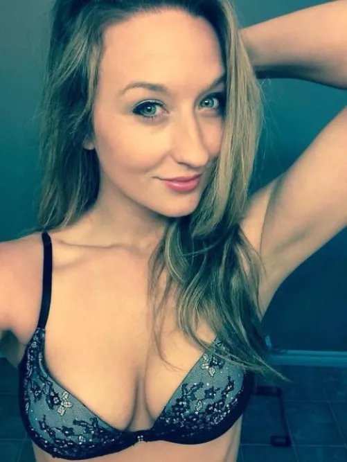 Trading for a bit. Dm to trade. No verification necessary and I do trade face, but you don’t have to. Just like to share her! Send a sample for reply.