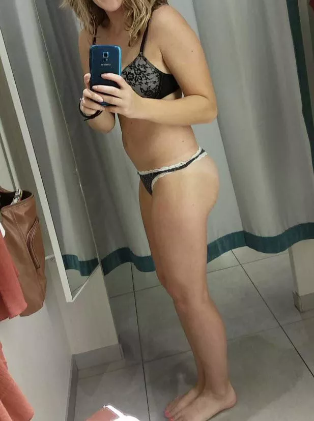 Trading my 26 yo milf wife. Prefer similar body type but anything is welcome. Sample for reply. Kik jayship423 Trading my 26 yo milf wife. Prefer similar body type but anything is welcome. Sample for reply. Kik jayship423