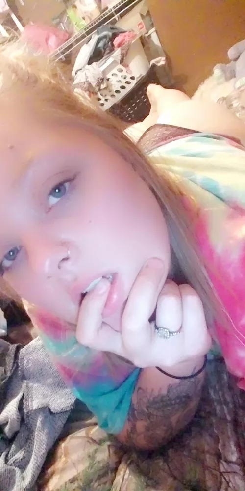 Trading pics and vids of my girls for the same. Sextapes to the front. Kik balling_life2