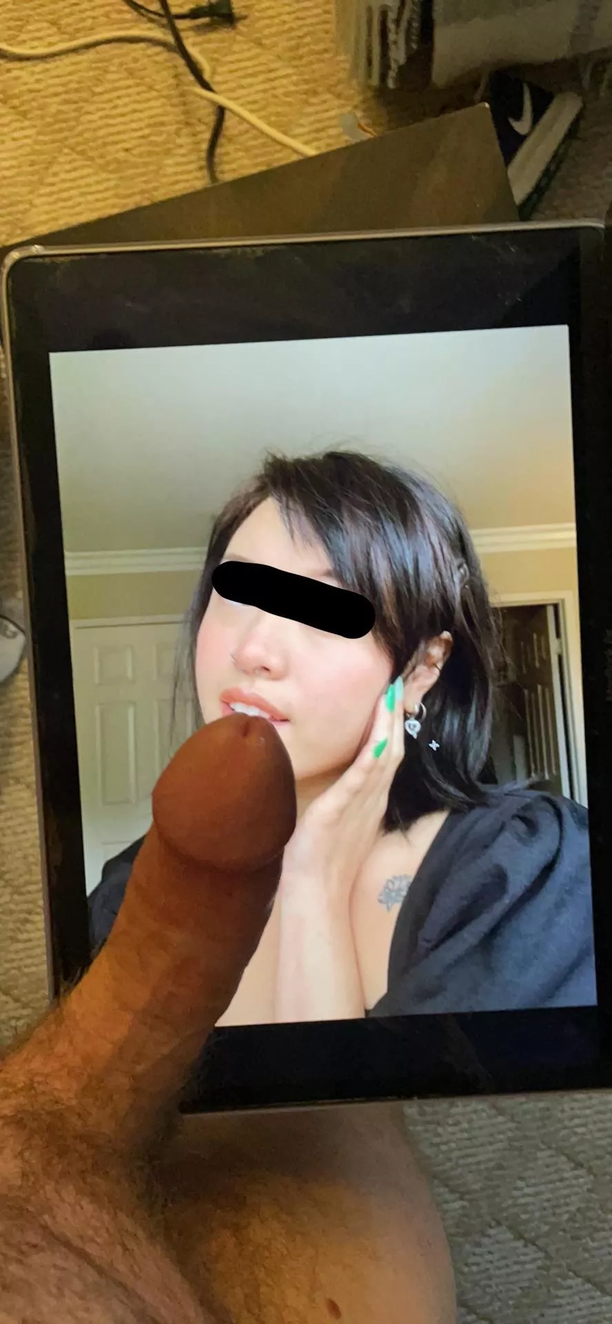 Tribbing for over an hour and edging so bad. Send me your teen or college girlfriend, wife or fiancé (18-25 y/o old) Tongue pics are my favorite. Will only respond if you send a pic, their age and yours. Everything private! And be patient. I get a lot o
