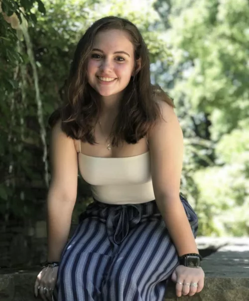 Tribute her