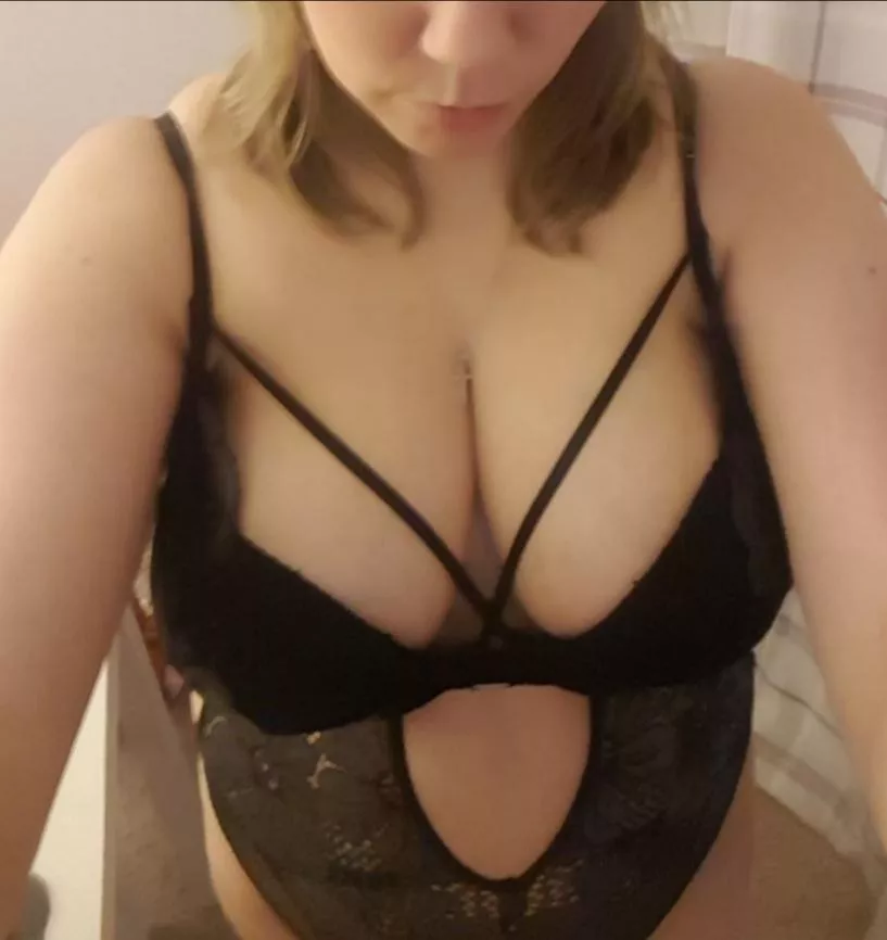 Tribute my wife for her nudes. Kik is characterblow1 Tribute my wife for her nudes. Kik is characterblow1