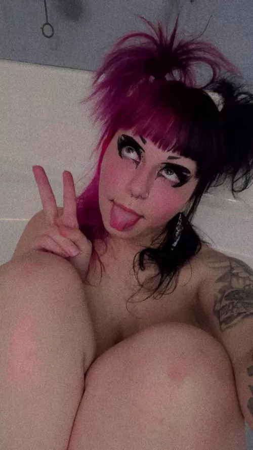 Tried a new eyeliner look π do you like it? Tried a new eyeliner look π do you like it?