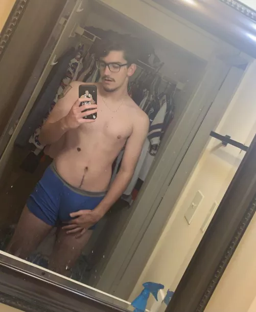 Tried my hand a thirst trap, not sure how I feel about it; DMs and chats are open for feedback!