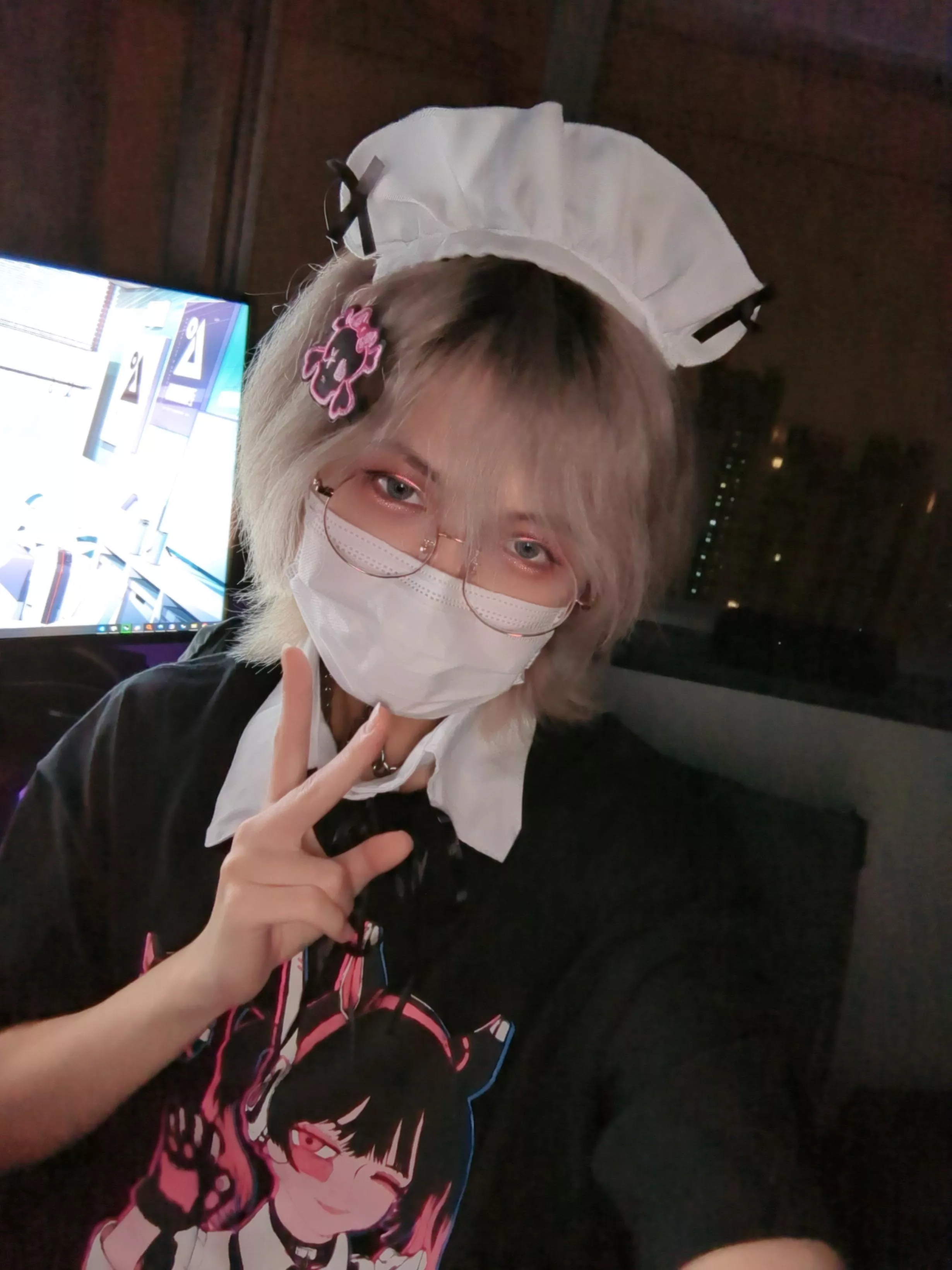 Tried putting on makeup