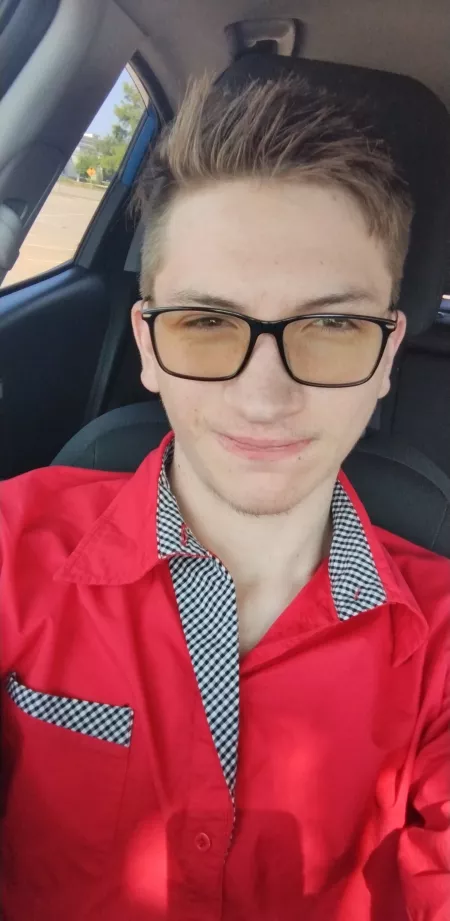 Trust me, I'd rather be at home streaming and gaming. Work.. 😤 Trust me, I'd rather be at home streaming and gaming. Work.. 😤