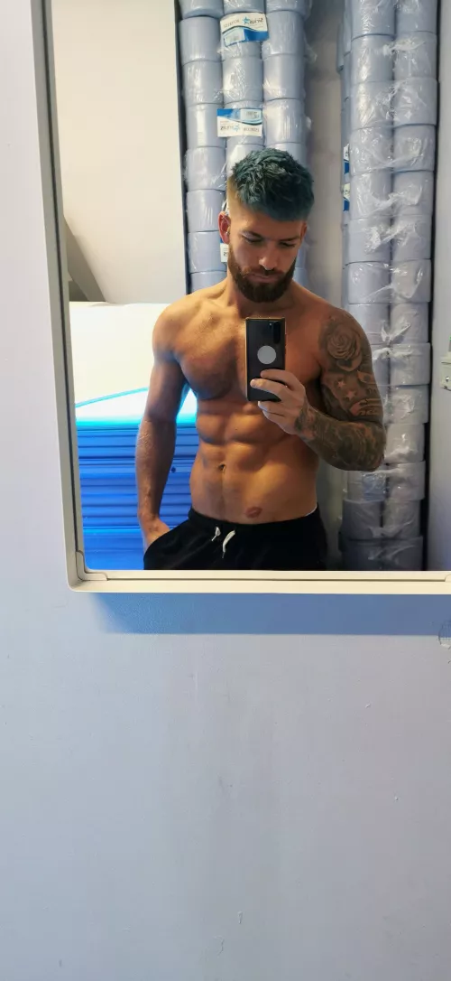 Trying something new with the hair šš