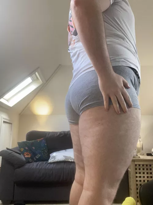 Trying to feel a lil post about myself so here’s a photo :)