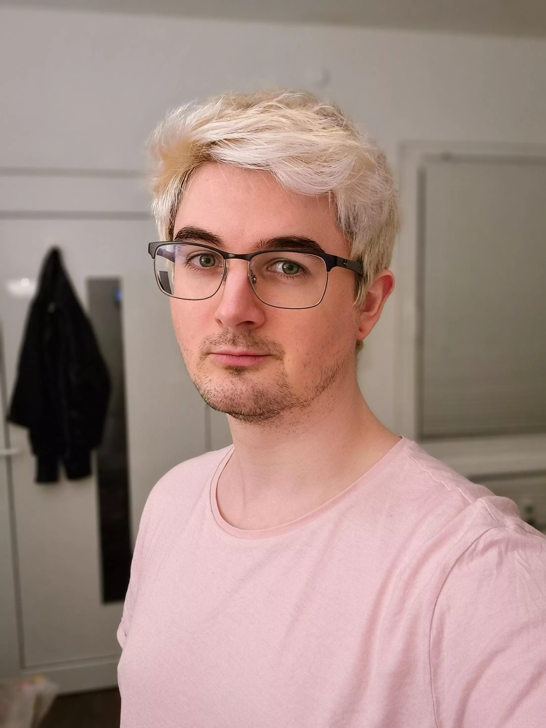 Trying to game while writing a thesis and moving at the same time? As fun as it sounds 🌈