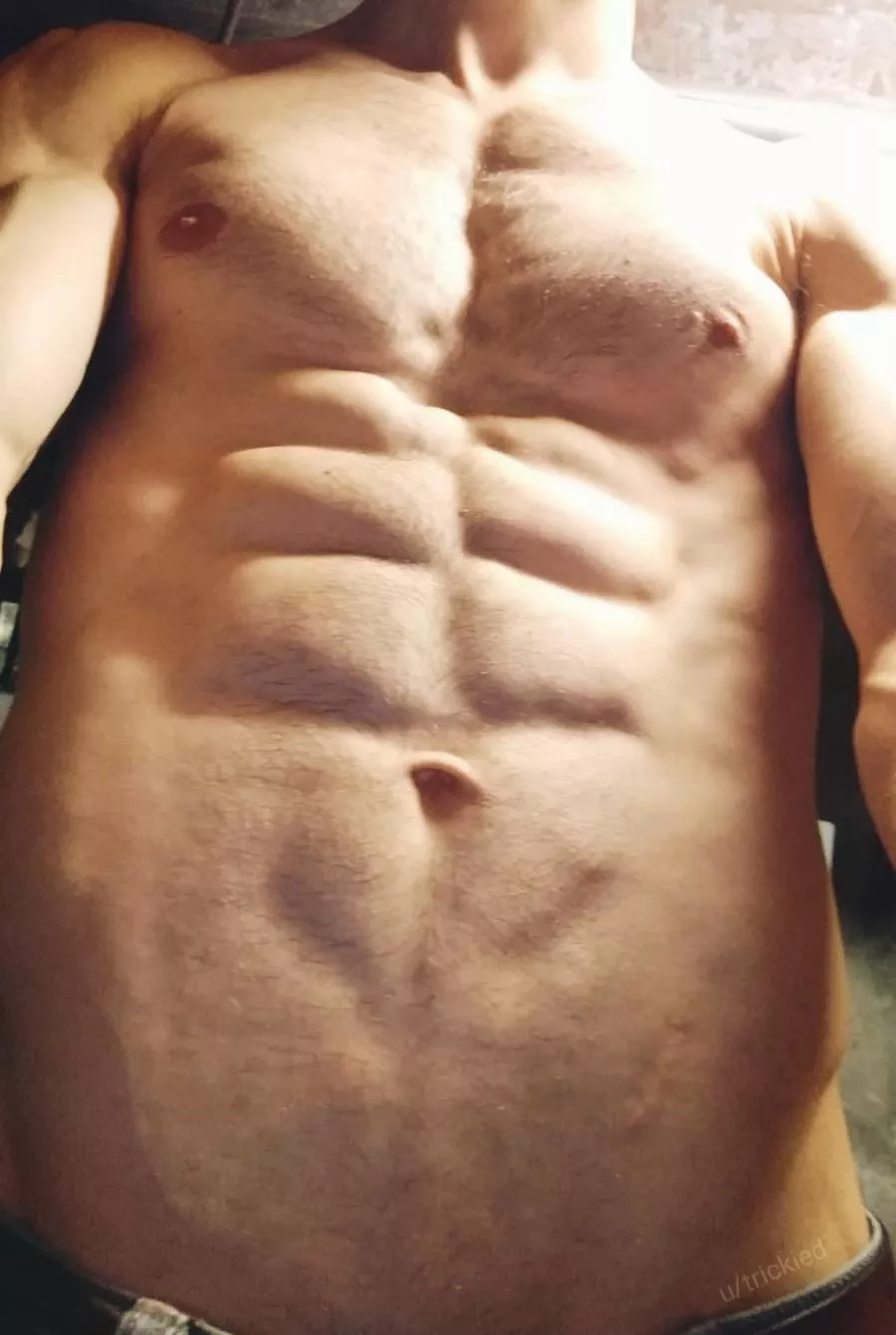 Trying to get (m)y torso to look like a Greek statue... How am I doing?