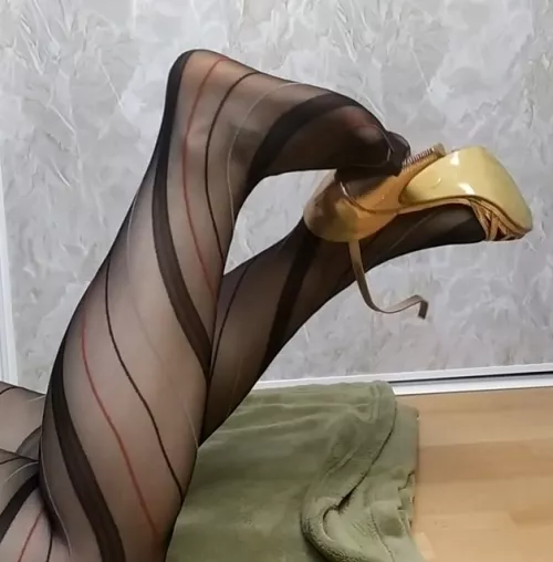 trying to get rid off my golden heels...