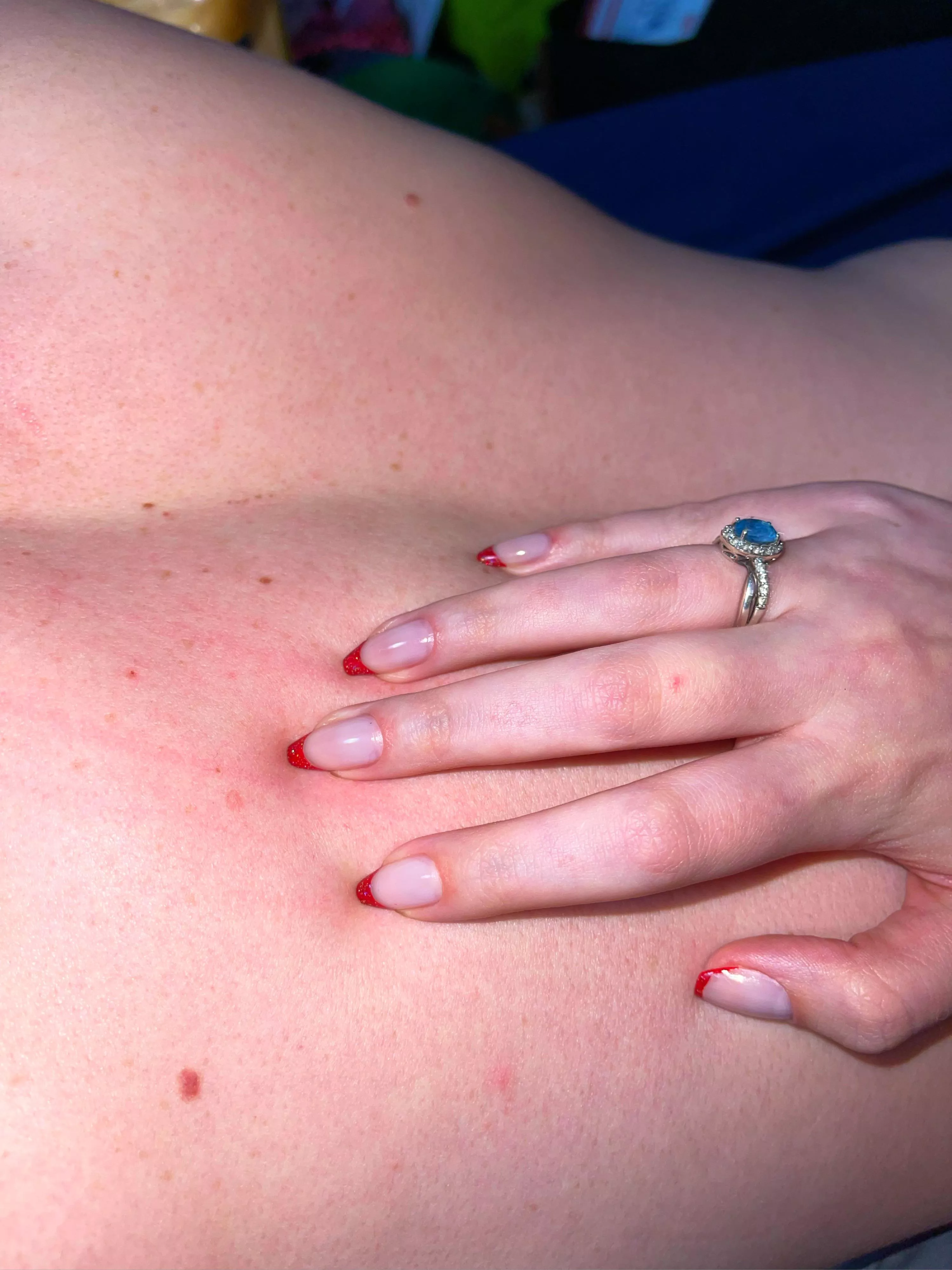 Trying to match my nails 😈🩸