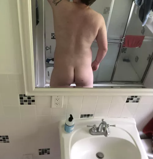 Trying to tone but until I do enjoy my lil bubble of an ass ππ