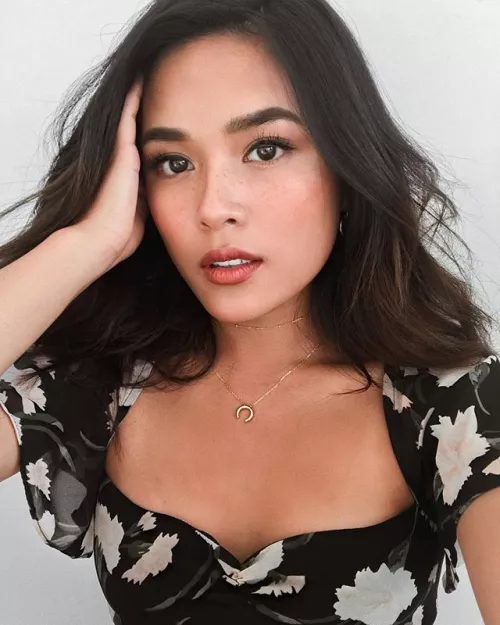 Tsutsumi Hoang Tsutsumi Hoang