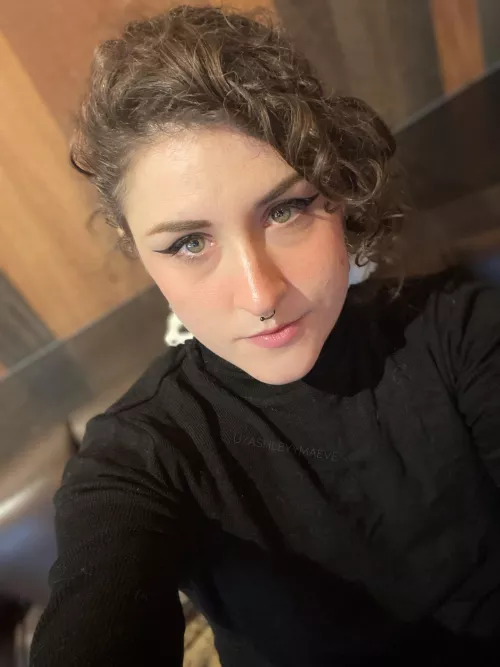 Tuesday selfie π€β¨ Tuesday selfie π€β¨