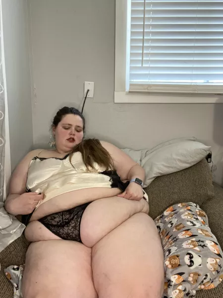 Tummy Tuesday!! Come worship my tummy to celebrate ๐ Tummy Tuesday!! Come worship my tummy to celebrate ๐