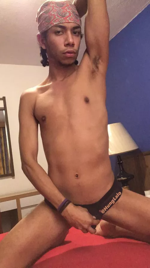 Twink looks, male smell 😈