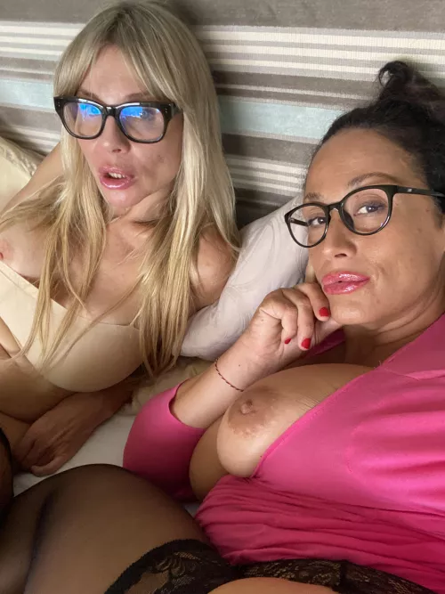 Two milf 50y and 48y love fuck with younger guys 💦🥛💦