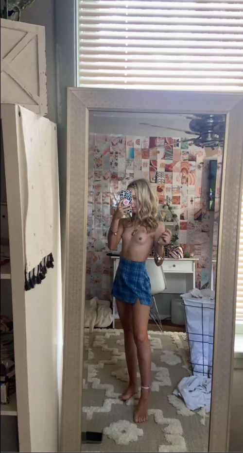 Two tiny reasons for you to f me