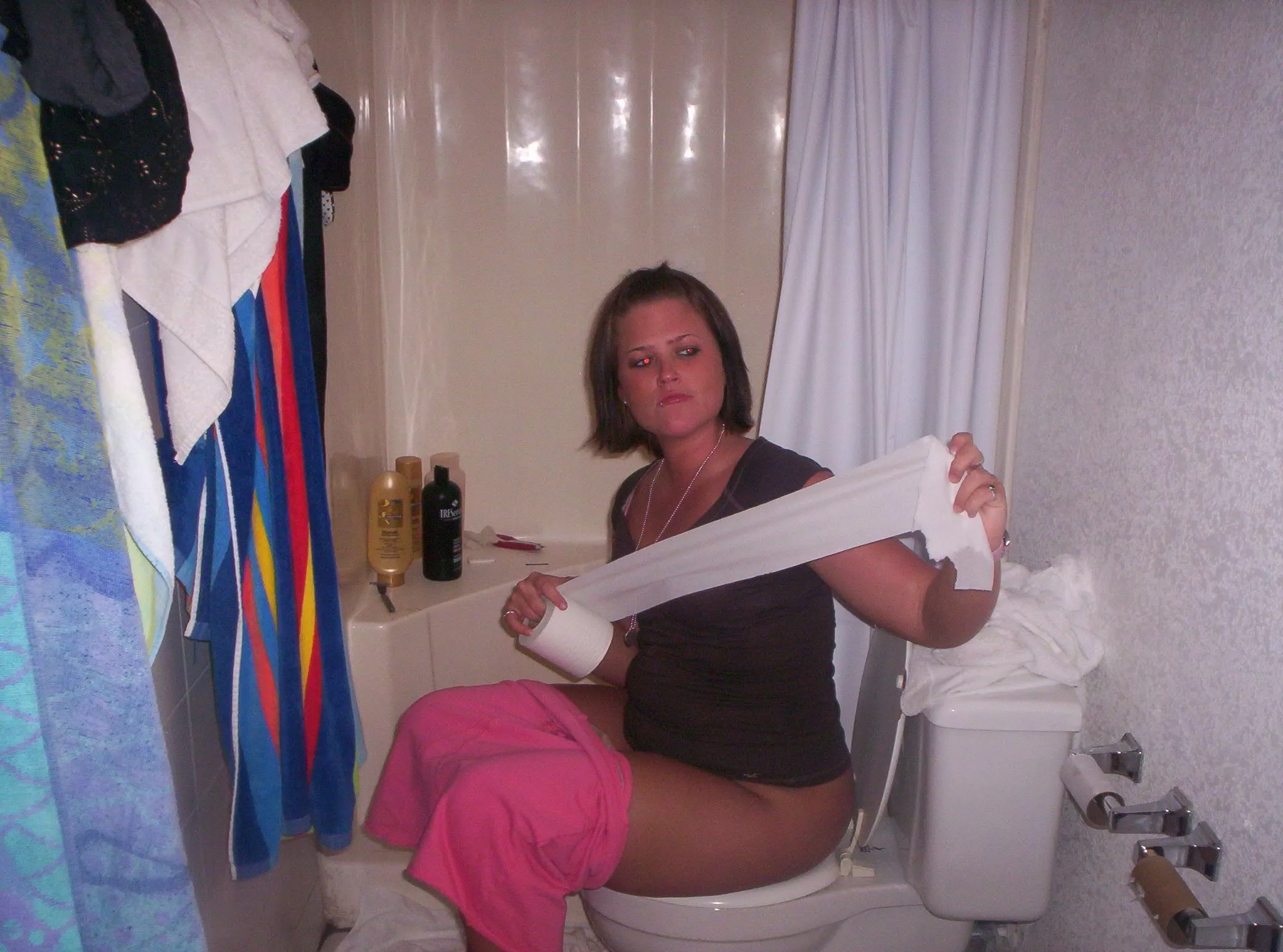 Two toilet paper holders... but both are empty (2 MiC) Two toilet paper holders... but both are empty (2 MiC)