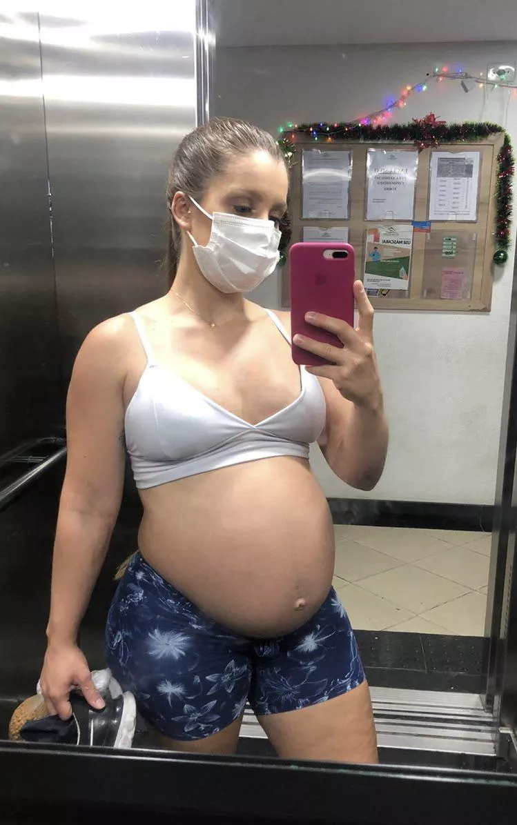 Ugh… loving my beautiful pregnant belly! Just got done with a workout at the gym babes 🥰❤️🥵🤰🏻🤰🏻 Ugh… loving my beautiful pregnant belly! Just got done with a workout at the gym babes 🥰❤️🥵🤰🏻🤰🏻