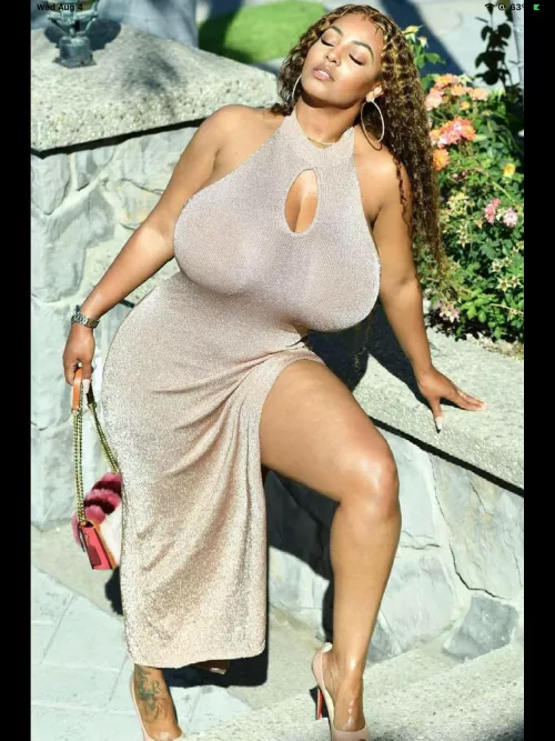 Ultra busty Ultra busty
