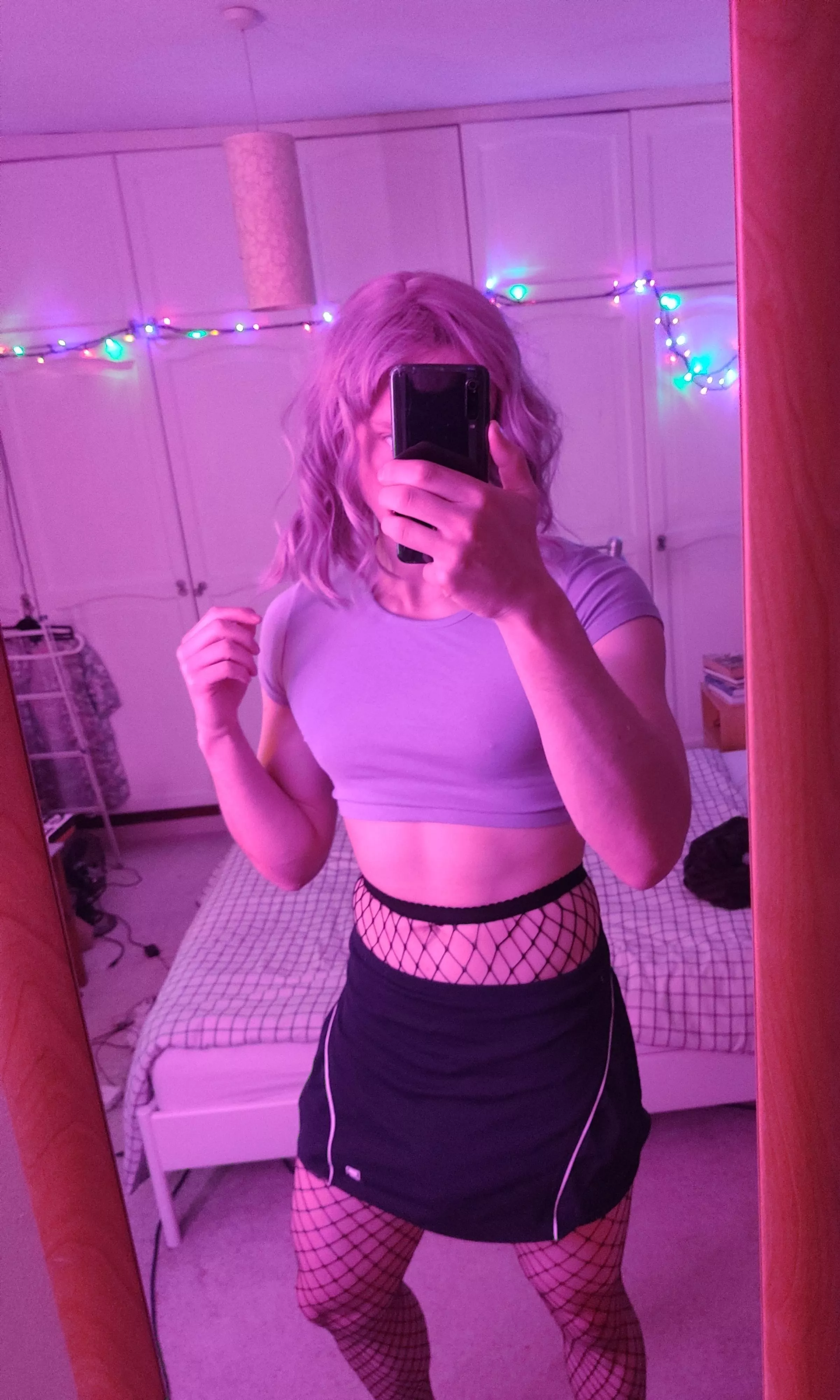 Umm hii, I'm new here :)