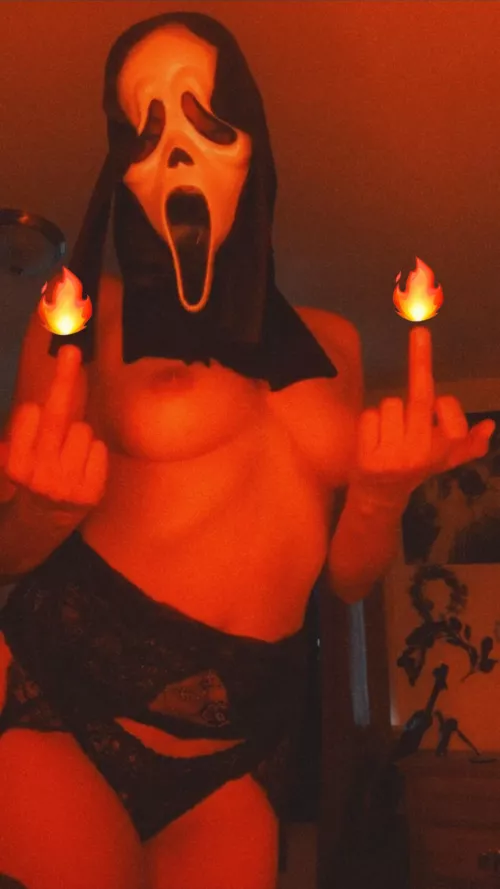 Uncensored today! Happy Halloween and smokes lots of Weed 🎃😶‍🌫️