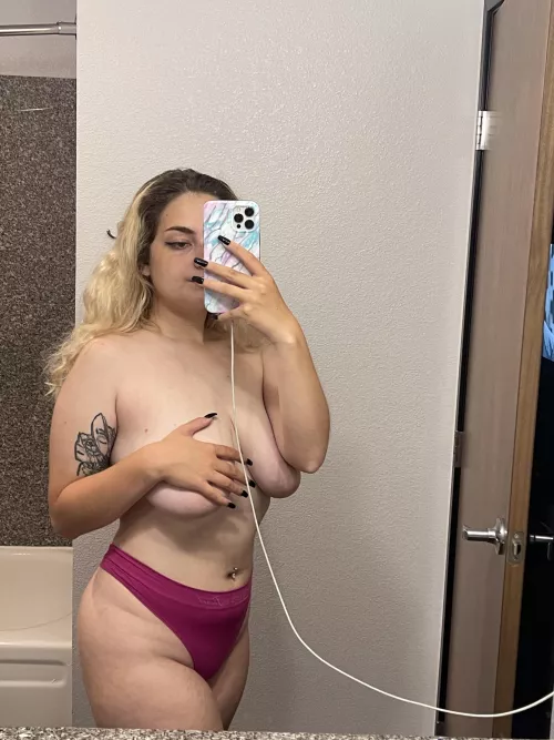 Underboob from handbra 😋❤️ Underboob from handbra 😋❤️