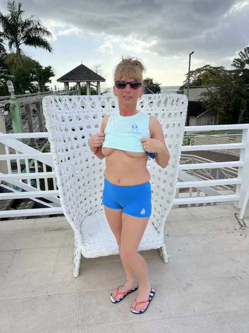 Underboob from Jamaica