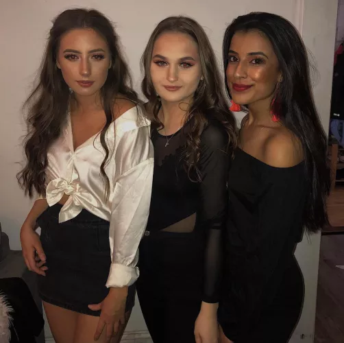 Uni girls Uni girls