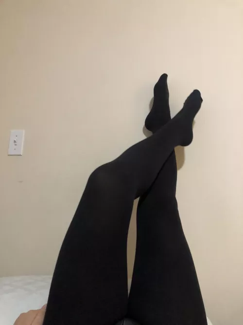 Unpopular opinion: opaque black tights are the best 🙈😛🤫🖤