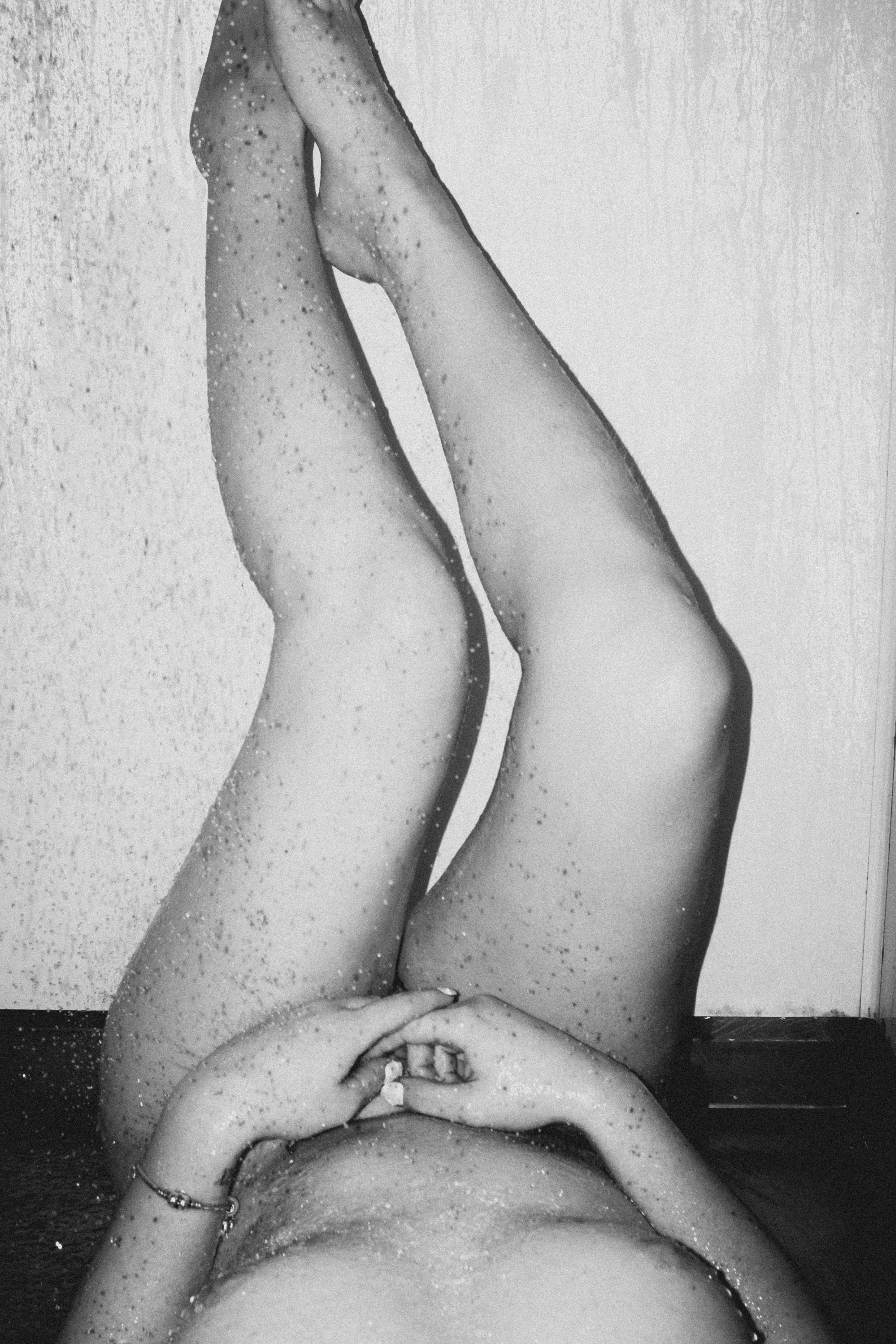 Unusual pose Unusual pose