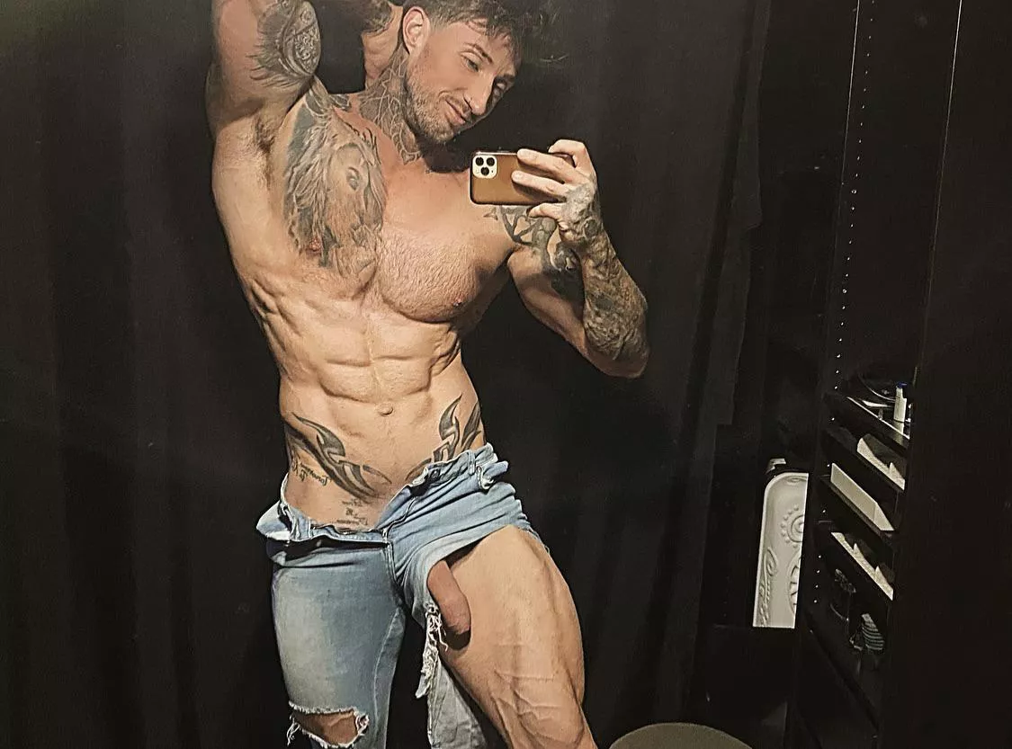 Up if you noticed 👀😏