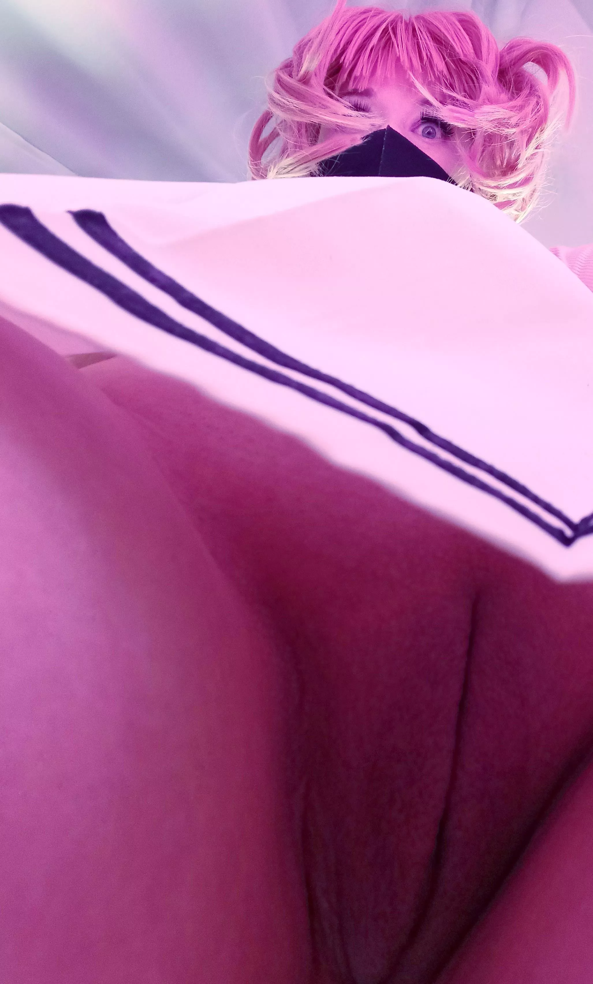 Up skirt sneak peak ;)
