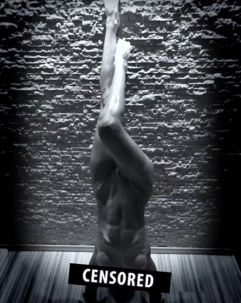 Upside down abs hehe 😈 chat me if you like them xo