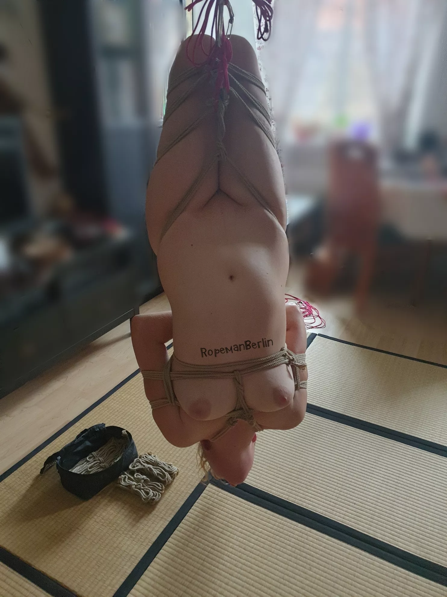 Upside down mermaid suspension 2/2. Upside down mermaid suspension 2/2.