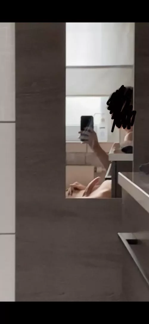 Upvote for a free nudeπ Im 18
