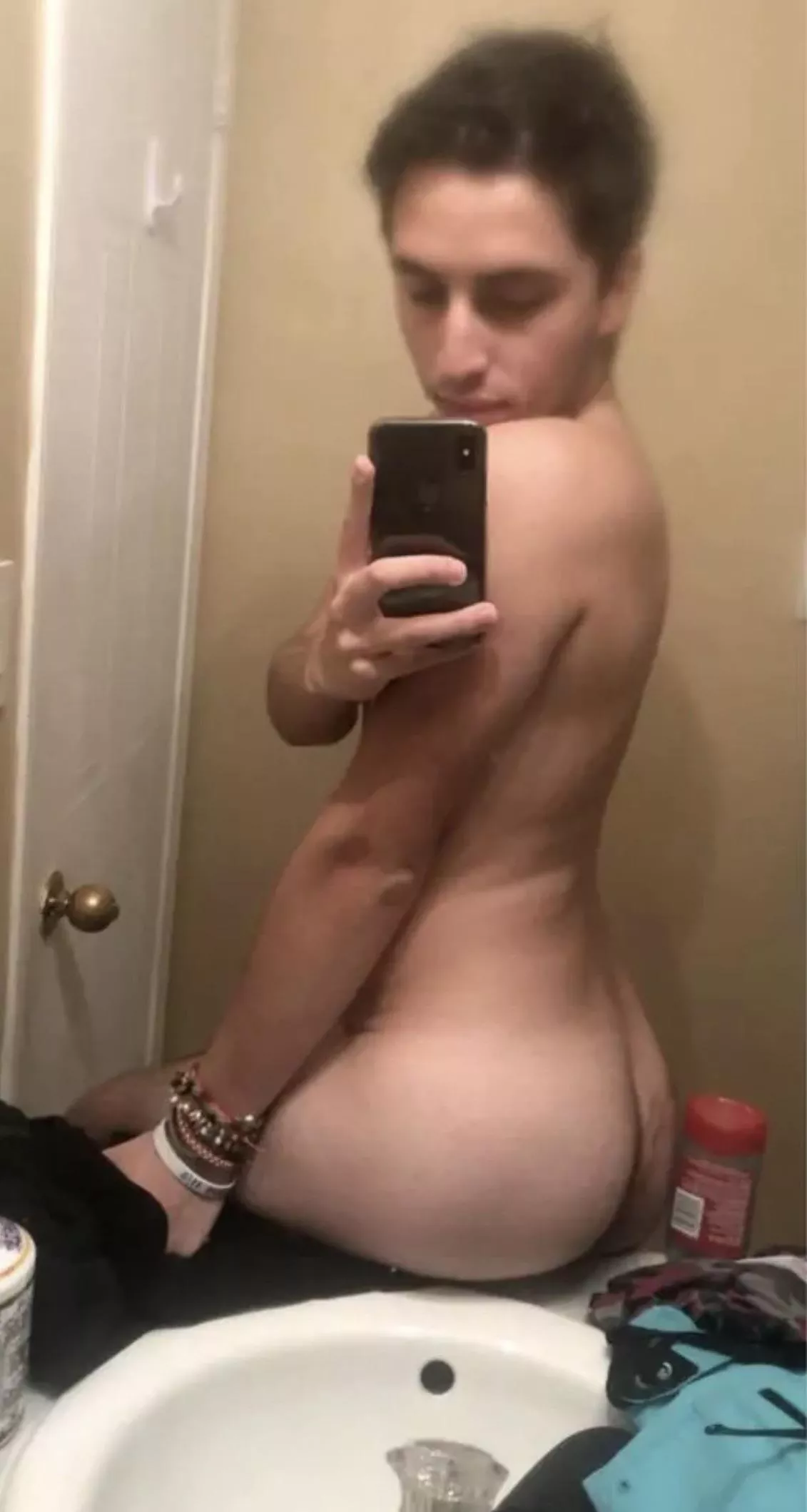 Upvote if I’m fuckable Upvote if I’m fuckable