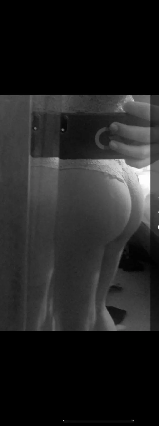 Upvote if u could fuck this ass! Dm me if you like ;)