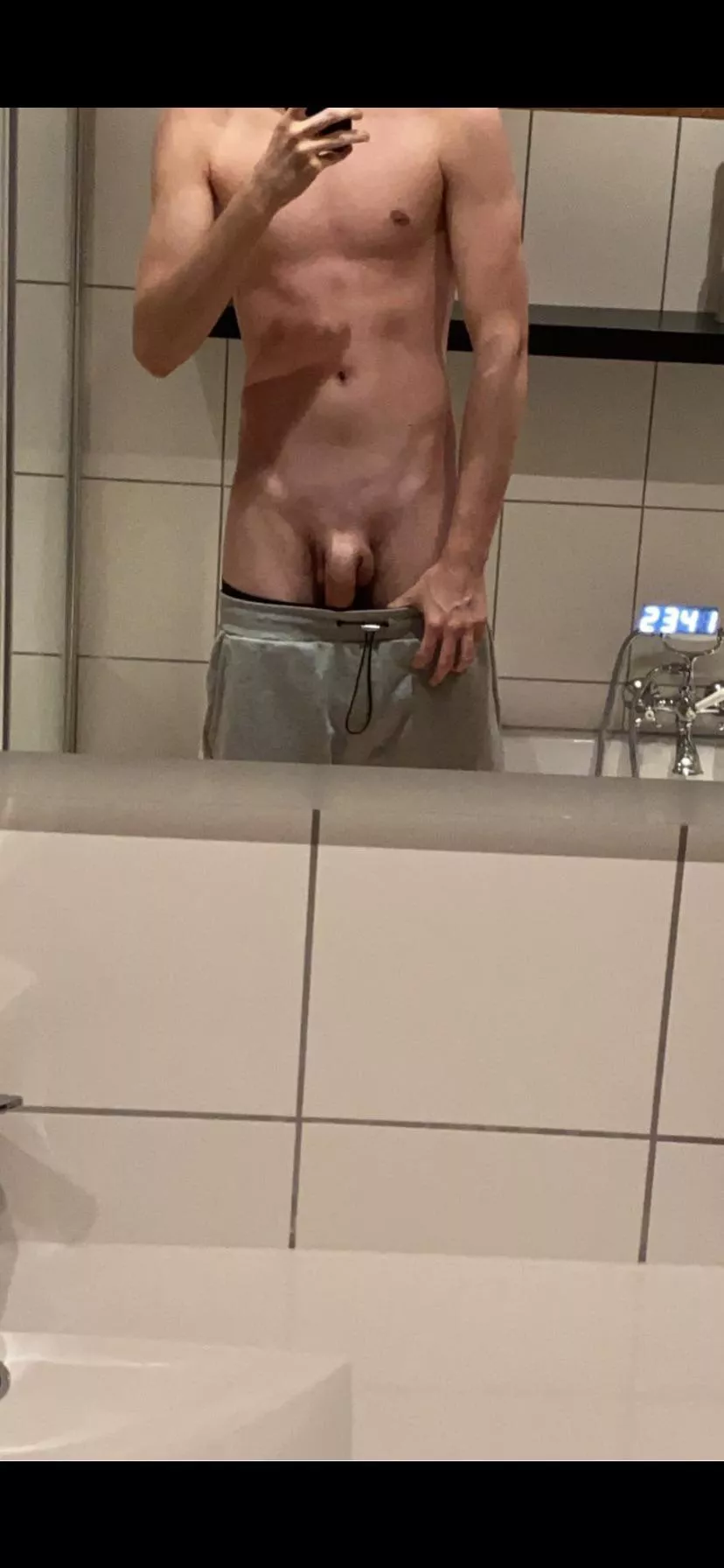 Upvote if you want me to fuck you😈 Upvote if you want me to fuck you😈