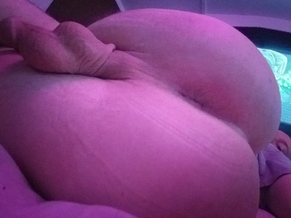 Upvote if you would fill my tight ass Upvote if you would fill my tight ass