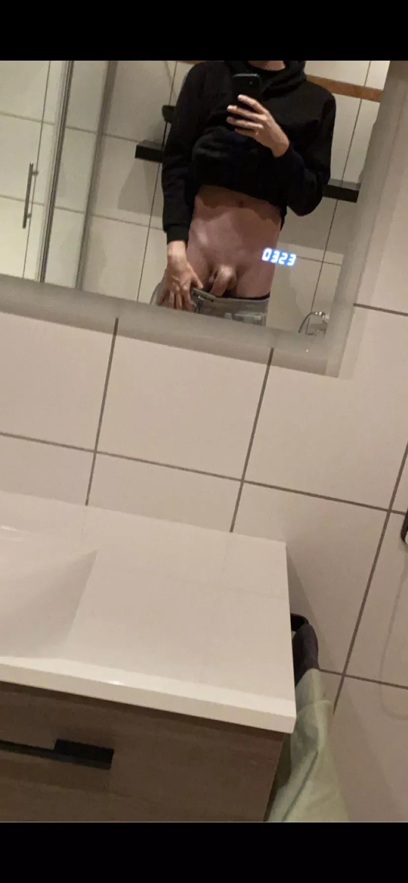 Upvote if you’d suck my cock🤭
