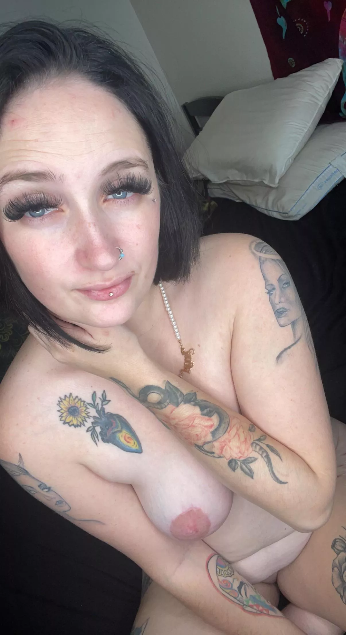 Upvote to fuck me while my husband is gone😩 Upvote to fuck me while my husband is gone😩