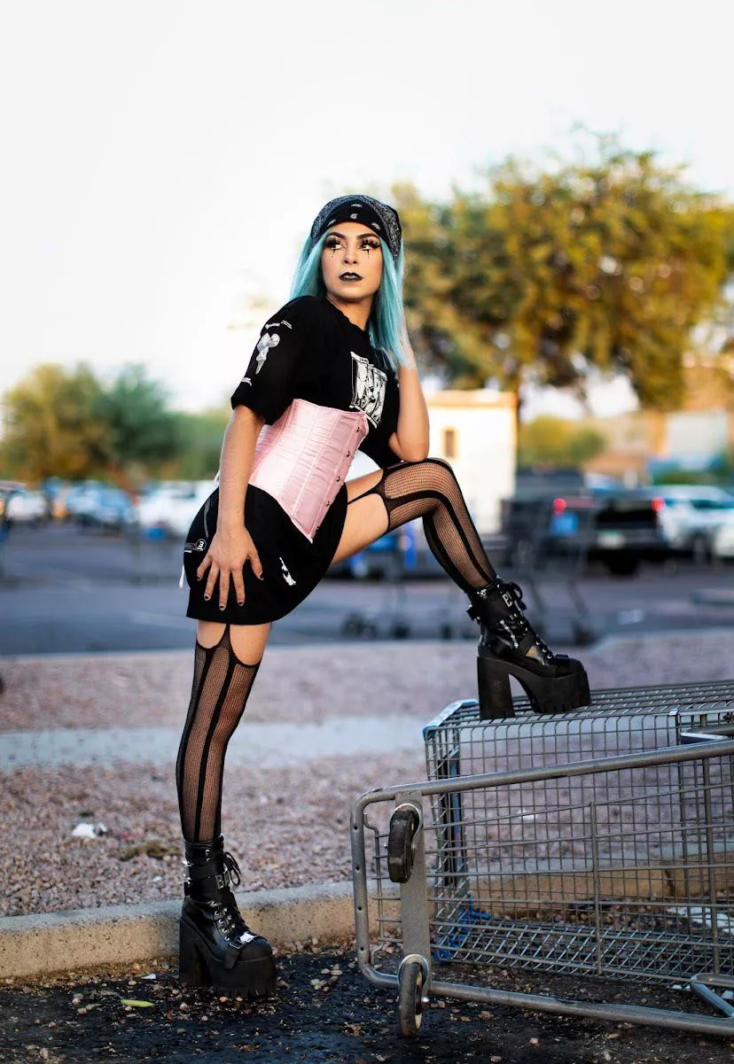 Ur fav fishnet babe <3 Ur fav fishnet babe <3